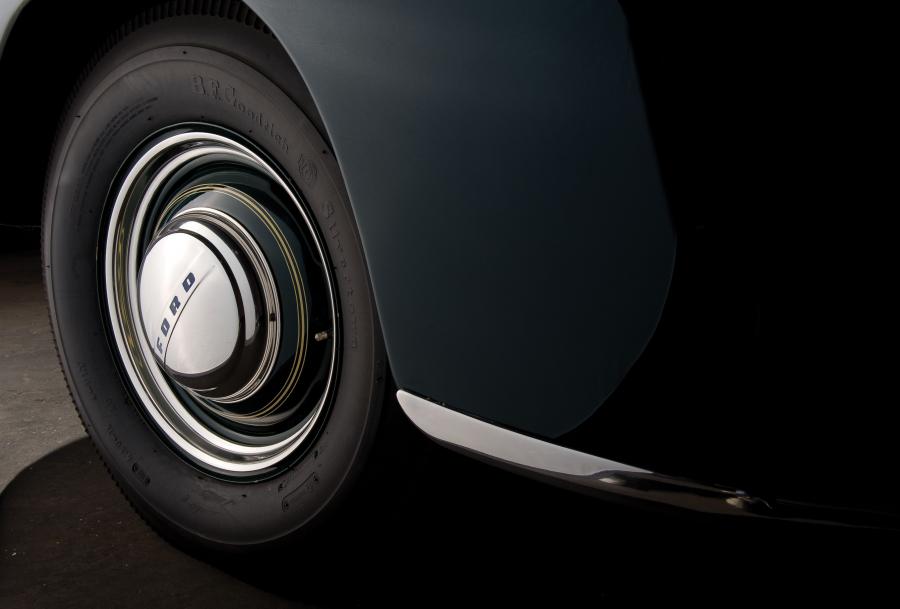  Ford Super DeLuxe Sportsman Convertible 1947 года  (фото 27 из 61)